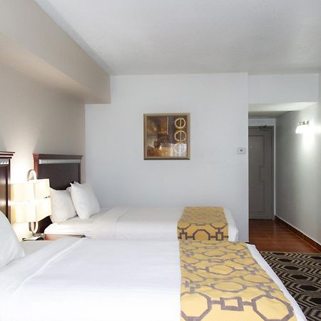 Baymont By Wyndham Delavan Near Lake Geneva Екстер'єр фото